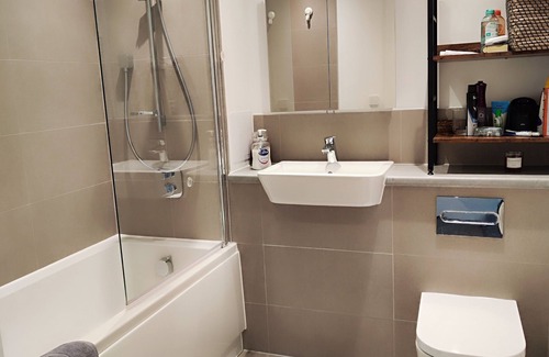 Tokyngton Apartment | Spare Bedroom, Wembley Stadiumn