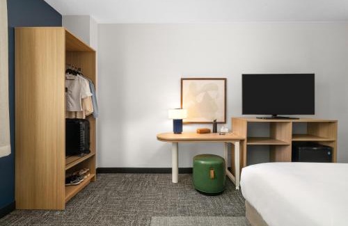 Madison Hotel | Spark By Hilton Madison Central