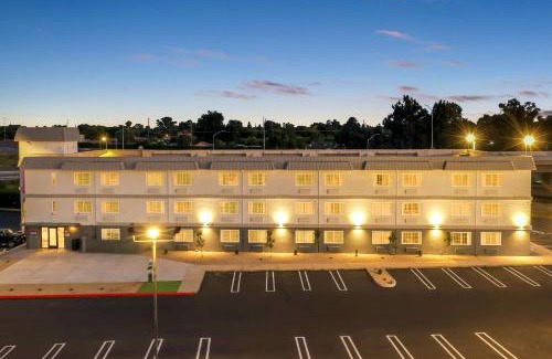 Modesto Hotel | Spark by Hilton Modesto