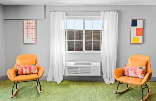 Modesto Hotel | Spark by Hilton Modesto