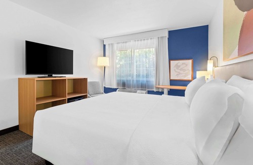 Modesto Hotel | Spark by Hilton Modesto