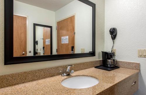 Southwest Orlando Hotel | Spark by Hilton Orlando near Universal