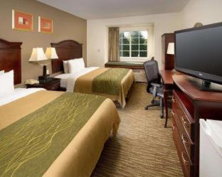 Sterling Hotel | Spark by Hilton Sterling Dulles Airport