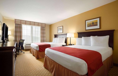 Strabane Hotel | Spark by Hilton Washington Meadowlands Blvd
