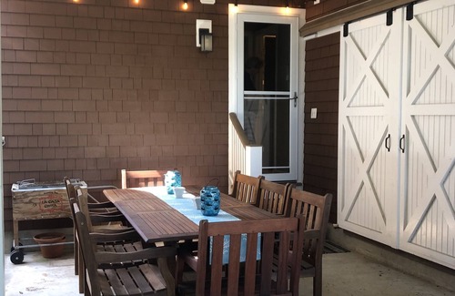 Avon House | Sparkling Cape, steps to lake, 3 blocks to town center, close to beach