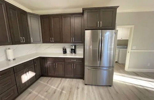 Clovis House | Sparkling Family Home in Clovis -walking distance to restaurants and shopping
