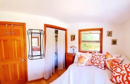 Fernwood House | Sparkling Gem Set Between Mountain and Ocean