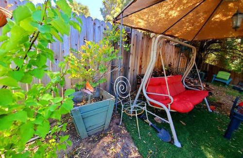 Fernwood House | Sparkling Gem Set Between Mountain and Ocean