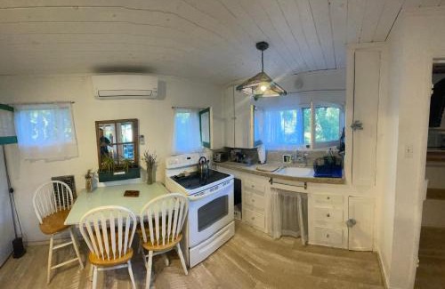 Fernwood House | Sparkling Gem Set Between Mountain and Ocean