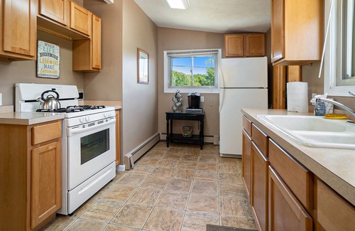 Empire House | Sparrow Meadows | House in Empire with a beautiful yard - prime location