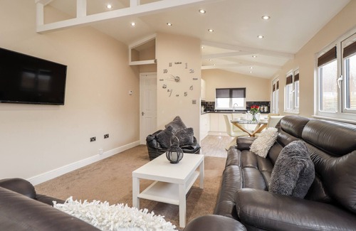 Icklesham Cottage | SPARROWS DEN LODGE, country holiday cottage in Winchelsea Beach