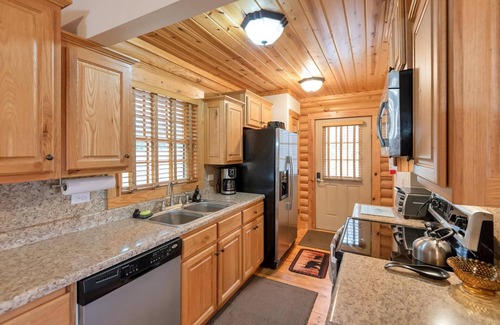 Sparta Cabin | Sparta Cabin + Game Room + Dog Friendly + HOT TUB