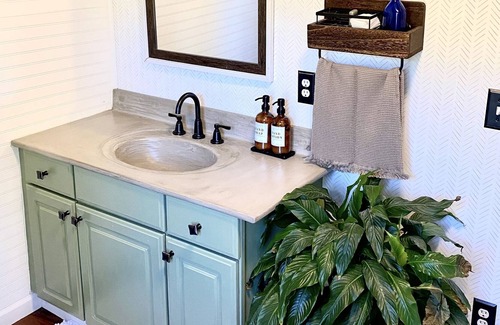 Sparta Cottage | Sparta cottage with beautiful yard, pet friendly