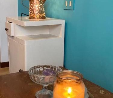 Province of Bologna Apartment | SpazioViola appartamento intimo boho style uno spazio magico per l'energia che si respira in un palazzo della vecchia Bologna Qui nulla è perfetto ma tutto racconta No Wi-Fi No aria condizionata