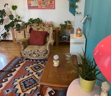Province of Bologna Apartment | SpazioViola appartamento intimo boho style uno spazio magico per l'energia che si respira in un palazzo della vecchia Bologna Qui nulla è perfetto ma tutto racconta No Wi-Fi No aria condizionata