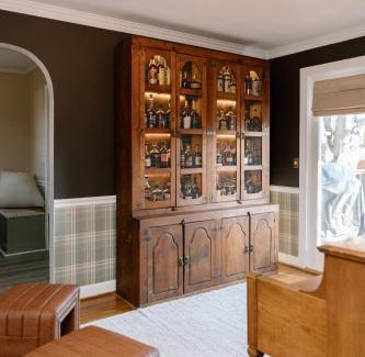 Wade Hampton House | Speakeasy, Hot Tub, Outdoor Theater 8 minutes Downtown Greenville