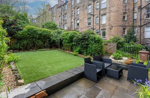 Marchmont Apartment | Special Basement Apartment close to the meadows