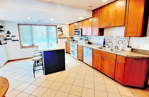 Forest Junction House | SPECIAL Book 4 nights get 3 FREE Nov-April ONLY