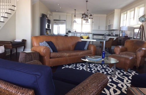 Macatawa House | SPECIAL DISCOUNT ON MACATWA BEACH FRONT HOME ALONG HOLLAND's LAKE MICH. SHORE