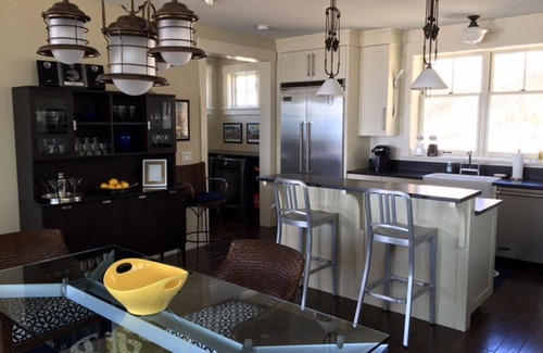 Macatawa House | SPECIAL DISCOUNT ON MACATWA BEACH FRONT HOME ALONG HOLLAND's LAKE MICH. SHORE