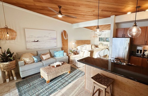 Kahana Condo | Special Low Rates-Boutique Ocean Front Living- Cold AC- Stunning Views