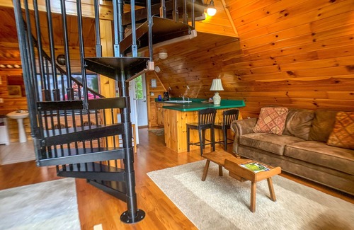 Lansing Cabin | Special March Savings - Haven Ridge