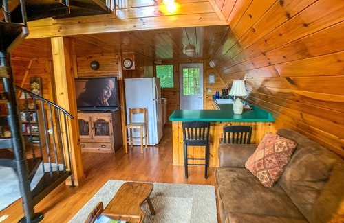 Lansing Cabin | Special March Savings - Haven Ridge