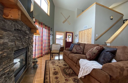 Grand Lake House | Special pricing in Sept! 20% off! Close to RMNP, fishing, trails, shops!