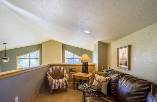 Grand Lake House | Special pricing in Sept! 20% off! Close to RMNP, fishing, trails, shops!