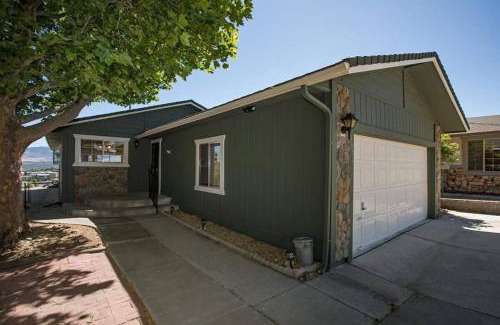 Northeast Reno House | Special Rates-Skyline Escape-Reno-UNR-Tahoe