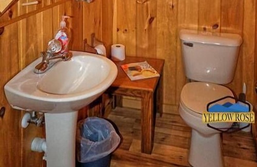 Cherokee Cabin | SPECIAL *Sept. 13th- Oct. 4th 20% off* This cabin is perfect for you!