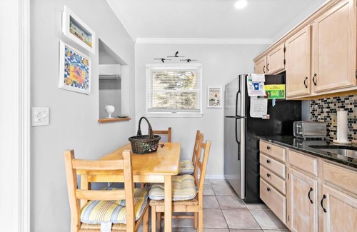 Beach Haven Apartment | Special:Wk or Wkend7.5to7.12*3rd to Beach*Beautiful*Clean*Across VET Prk*B.Haven