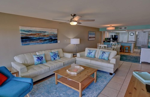 South Padre Island Condo | Specials! Luxe Oceanfront, WFH, Extra amenities!