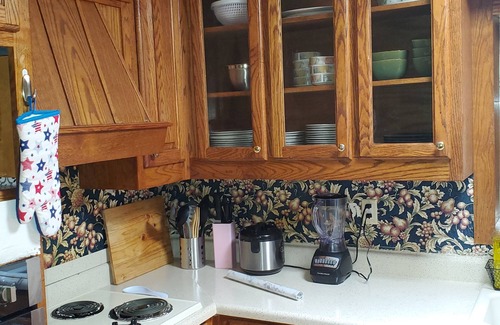 Stone Mountain House | Specious and Cozy Ranch home with moonlight nwindows near Stone Mountain Park