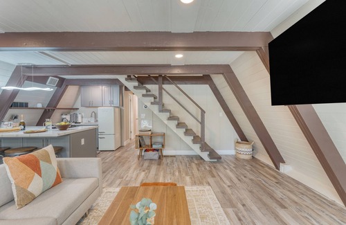 Kings Beach House | Speckled by AvantStay | Modern Interior, 0.5mi to Lake!