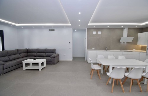 Chiclana de la Frontera Villa | Spectacular Mykonos villa for 16 people, modern with air conditioning