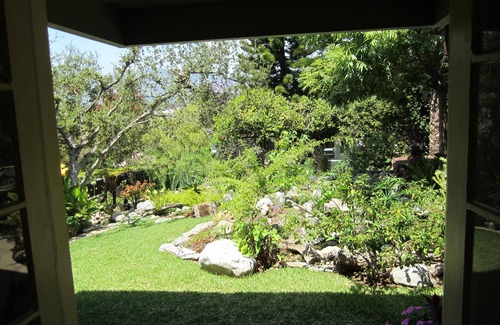 Somerset Cottage | Spectacular 1-bedroom garden unit in hills of Glendale.