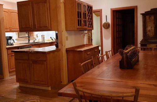 Lake George Cabin | SPECTACULAR 100 MILE VIEW ON 46 ACRES! 1 mile to stores/4 miles to Lake George.