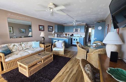 Ualapue Condo | Spectacular, 180 Degree, Oceanfront View! Wavecrest Resort. Private Internet!