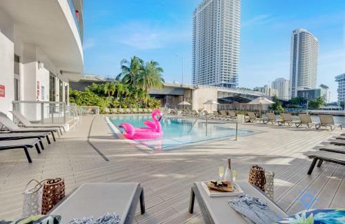 Hallandale Beach Apartment | Spectacular 1BR Resort Pool Gym Near Beach