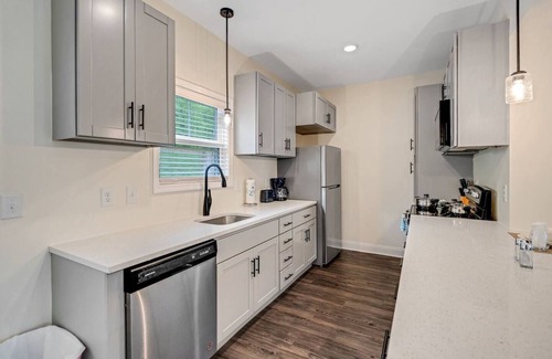 Clarksville Apartment | Spectacular 2bd/2.5bth I Properties by Preston