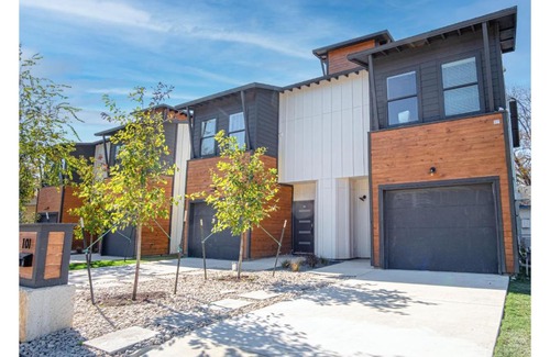 Denver Heights Apartment | Spectacular 3 BR plus 2 and a half BA Apt Near Downtown