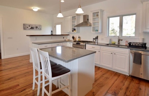 Easton's Point House | Spectacular 4 bed 2 bath home between the beaches- perfect family retreat!