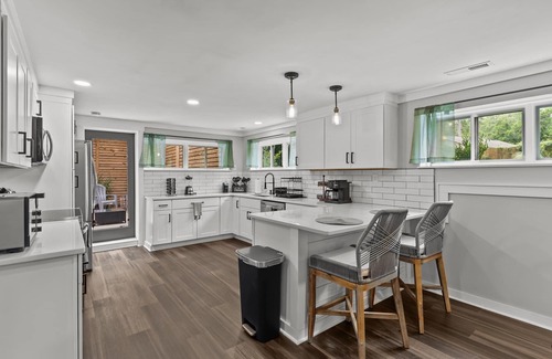 Wilmington House | Spectacular 4 Bedroom with Outdoor Oasis! No Cleaning Fee