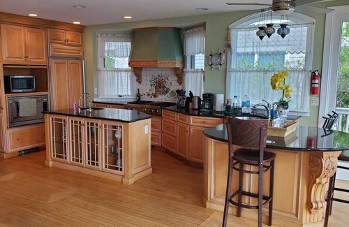 Island Heights House | Spectacular 6 Br Waterfront w/priv beach in cozy, quiet Island Heights