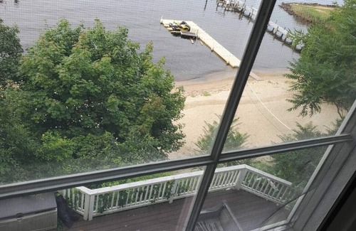 Island Heights House | Spectacular 6 Br Waterfront w/priv beach in cozy, quiet Island Heights