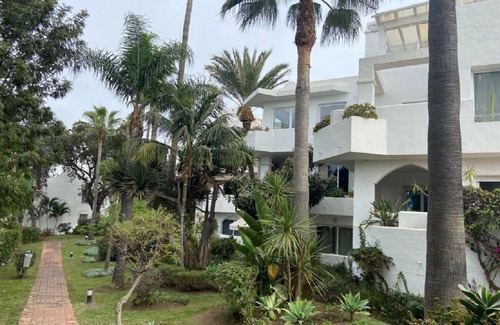 Urbanizacion Hacienda las Chapas Condo | Spectacular apartment with sea views in Marbella