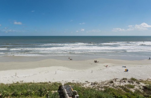 Cearra Del Ray Apartment | Spectacular Beachfront Views from this Tastefully Decorated Condo ~ PH5B Palm House