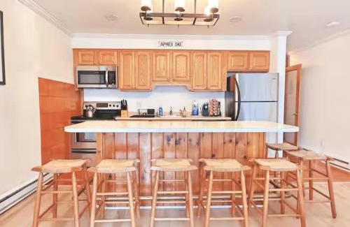 Hunter House | SPECTACULAR CATSKILLS 4 BEDROOM VACATION OASIS- Gorgeous Hunter Mountain Views!