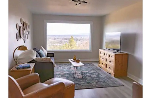 Thorpe Westwood House | Spectacular City View! off of Grandview Ave.